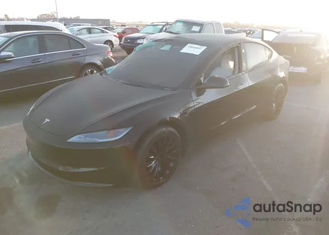 2024 Tesla Model 3 Long Range Dual Motor All-Wheel Drive z USA, uszkodzony, nr VIN 5YJ3E1EB6RF811993